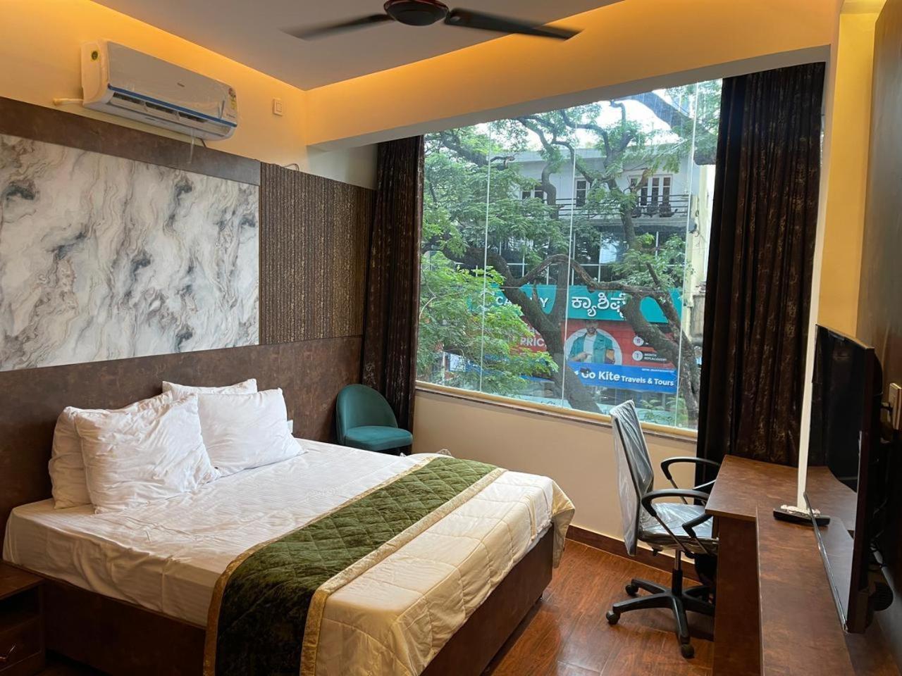 The Taaj Inn Bangalore Exterior foto